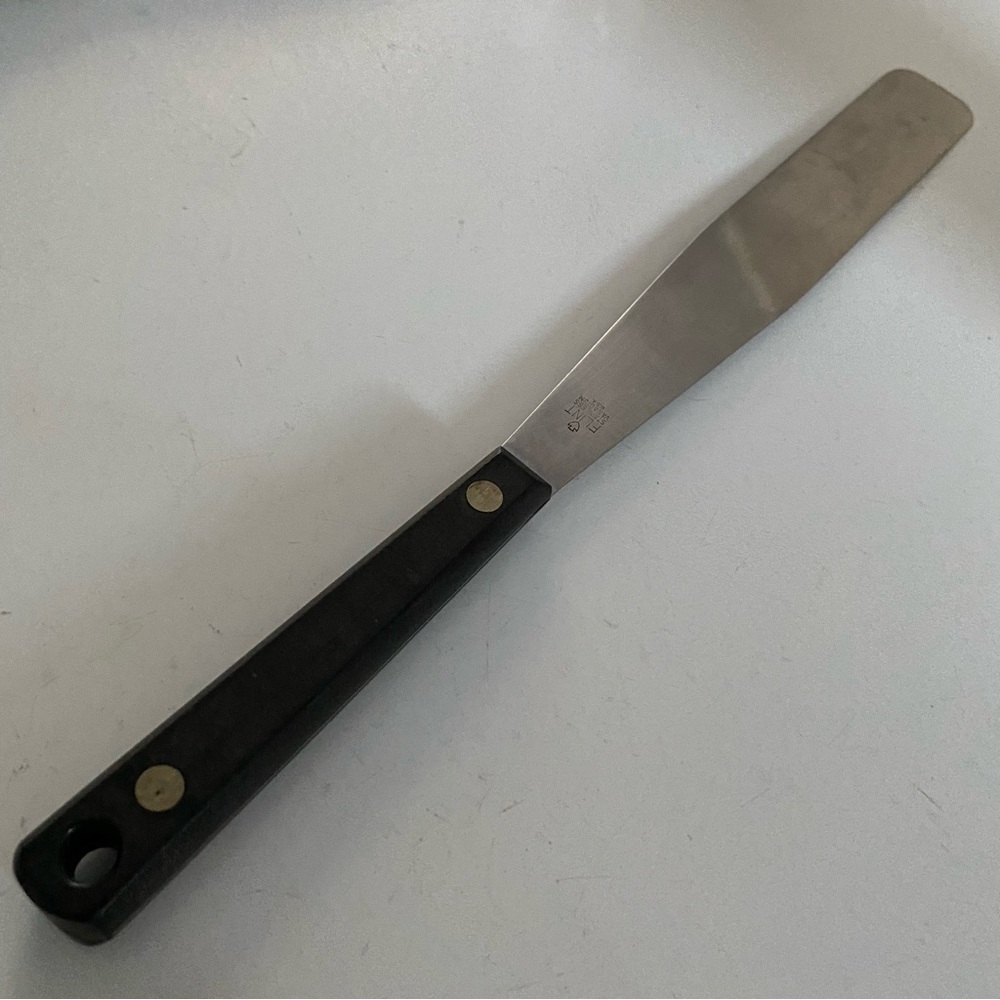 Flint Spreader Knife